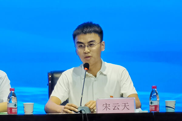 孟莊鎮(zhèn)黨委副書記、鎮(zhèn)長宋云天